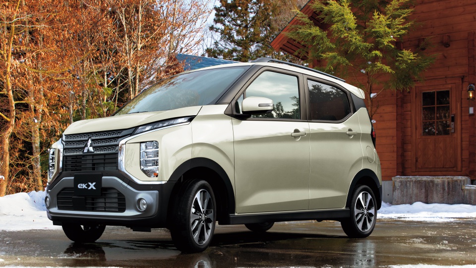 三菱「eKクロス」「eKワゴン」が法規に合わせた一部改良を行い販売開始