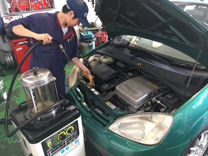 車 オイル交換 しないとどうなる？エンジン寿命を縮める理由